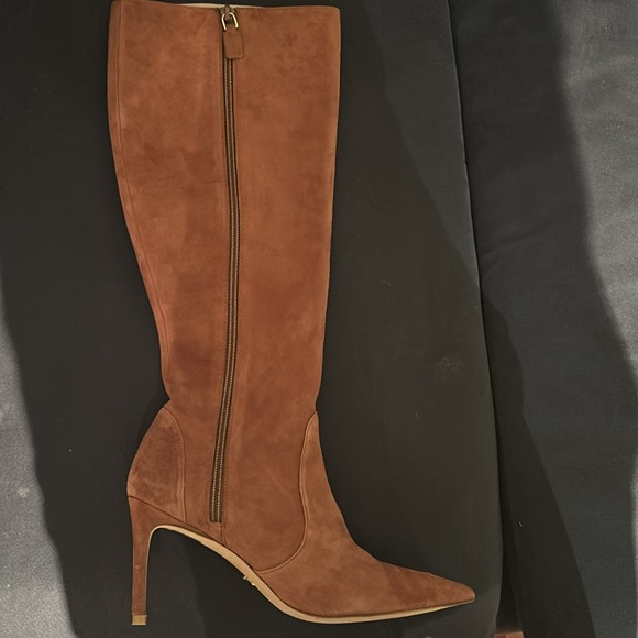 Stuart Weitzman - Picture 3 of 4